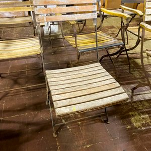 Conjunto de Sillas y Mesas Plegables de Madera y Metal - imagen 2