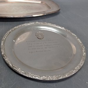 Lote de 5 bandejas de platina con dedicatorias - imagen 4