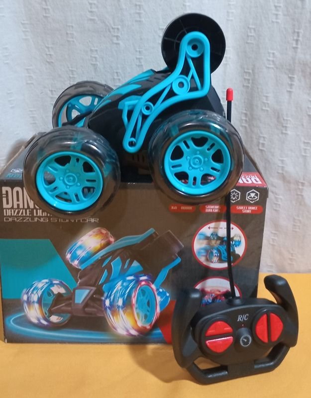 Auto a control remoto gira 360 todo terreno