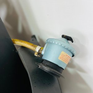 Estufa a Gas James con Válvula y Manguera - imagen 3