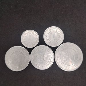 Lote anterior: Juego de 5 Fichas de Esquila Uruguayas de Aluminio (1, 10, 20, 25, 50)