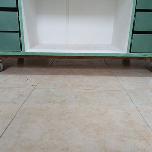 Mesa de Trabajo Rodante con 6 Cajones y Espacios de Almacenamiento - imagen 4