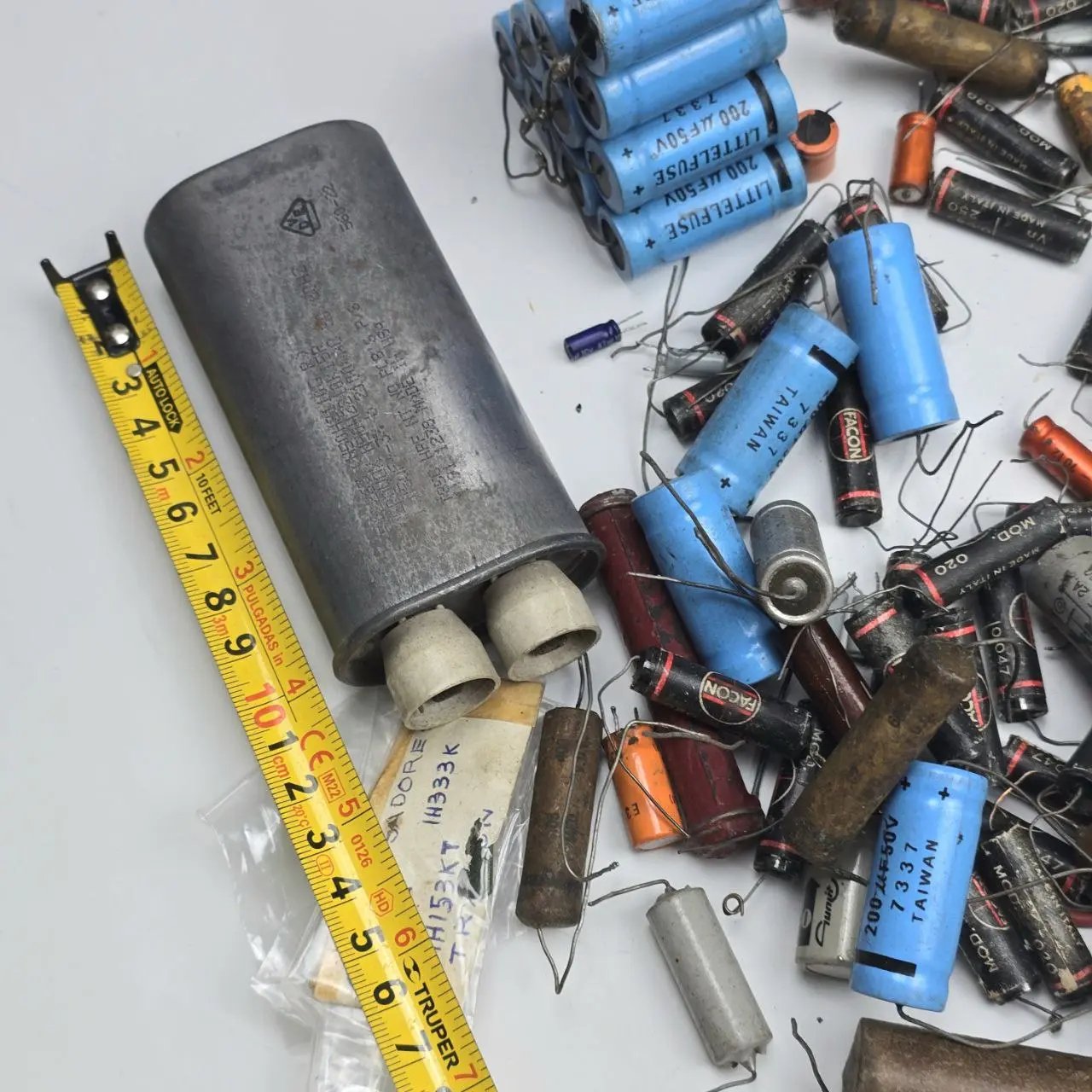 Item lote-06-condensadores-varios - Image 3