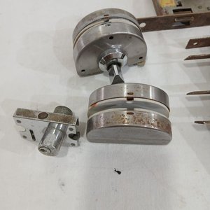 Lote de Cerraduras y Llaves Usadas Varias - imagen 4