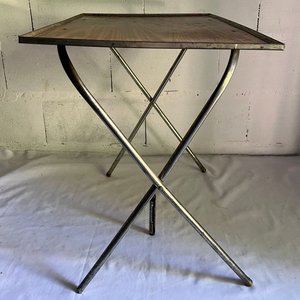 Mesa Plegable Metálica con Tapa de Madera - imagen 3
