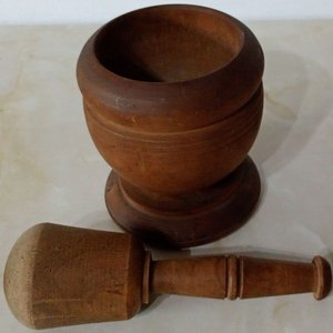 Mortero y Mazo de Madera Rústico - imagen 2