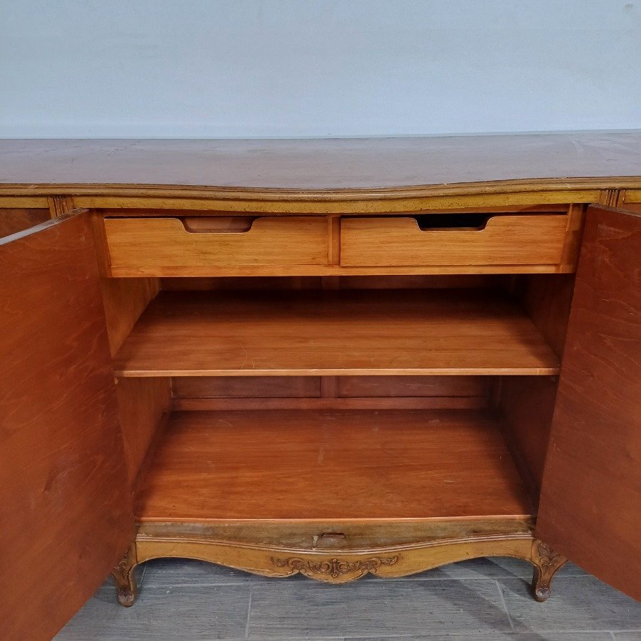 Muebles de estilo Luis XV, con detalles de madera tallada y patrones de parqué - imagen 12