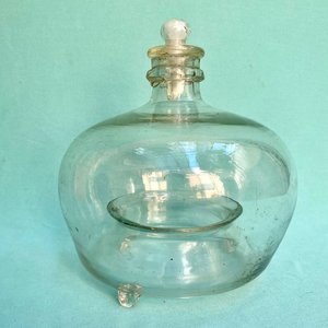 Lote siguiente: Antiguo cazamoscas con tapón.