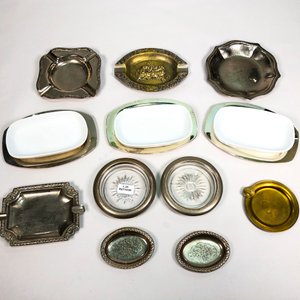 Lote anterior: Lote de 10 Piezas: Ceniceros, Posavasos y Centritos de Porcelana y Metal