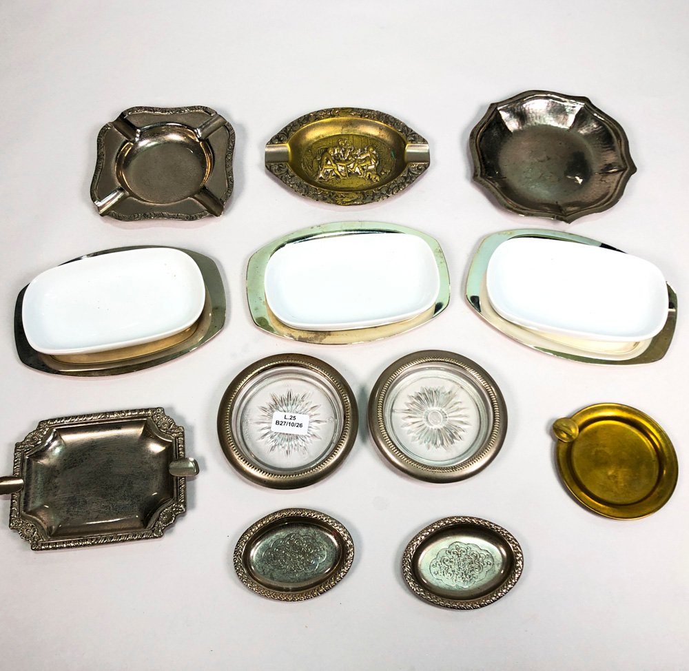 Lote de 10 Piezas: Ceniceros, Posavasos y Centritos de Porcelana y Metal