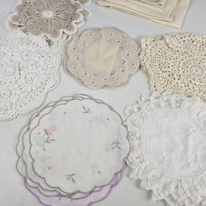 Lote de Manteles y Servilletas de Tela y Crochet - imagen 2