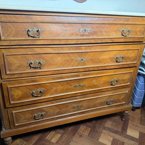Cajonera Estilo Luis XVI con Tapa de Mármol Biselado - imagen 2