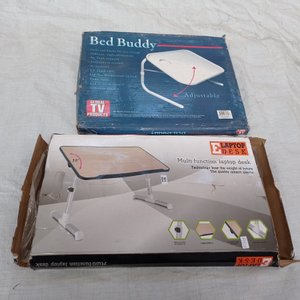 Lote anterior: Dos mesas de laptop para cama.