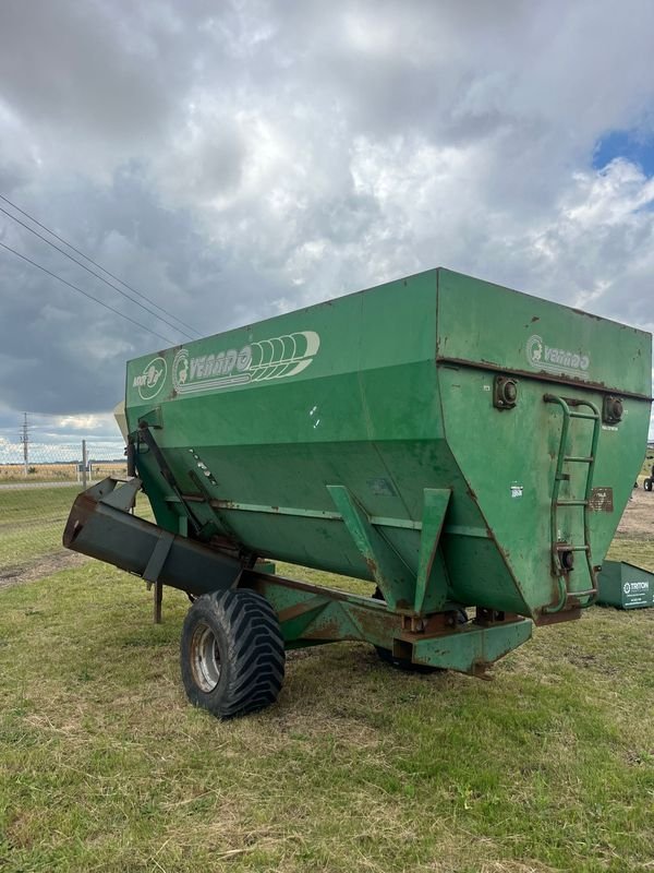 Mixer Venado de 9m3 con Balanza: Equipo para Construcción y Obras - imagen 1