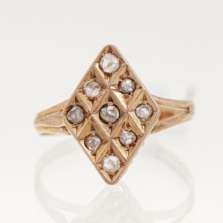 Lote anterior: Anillo de oro con diamantes