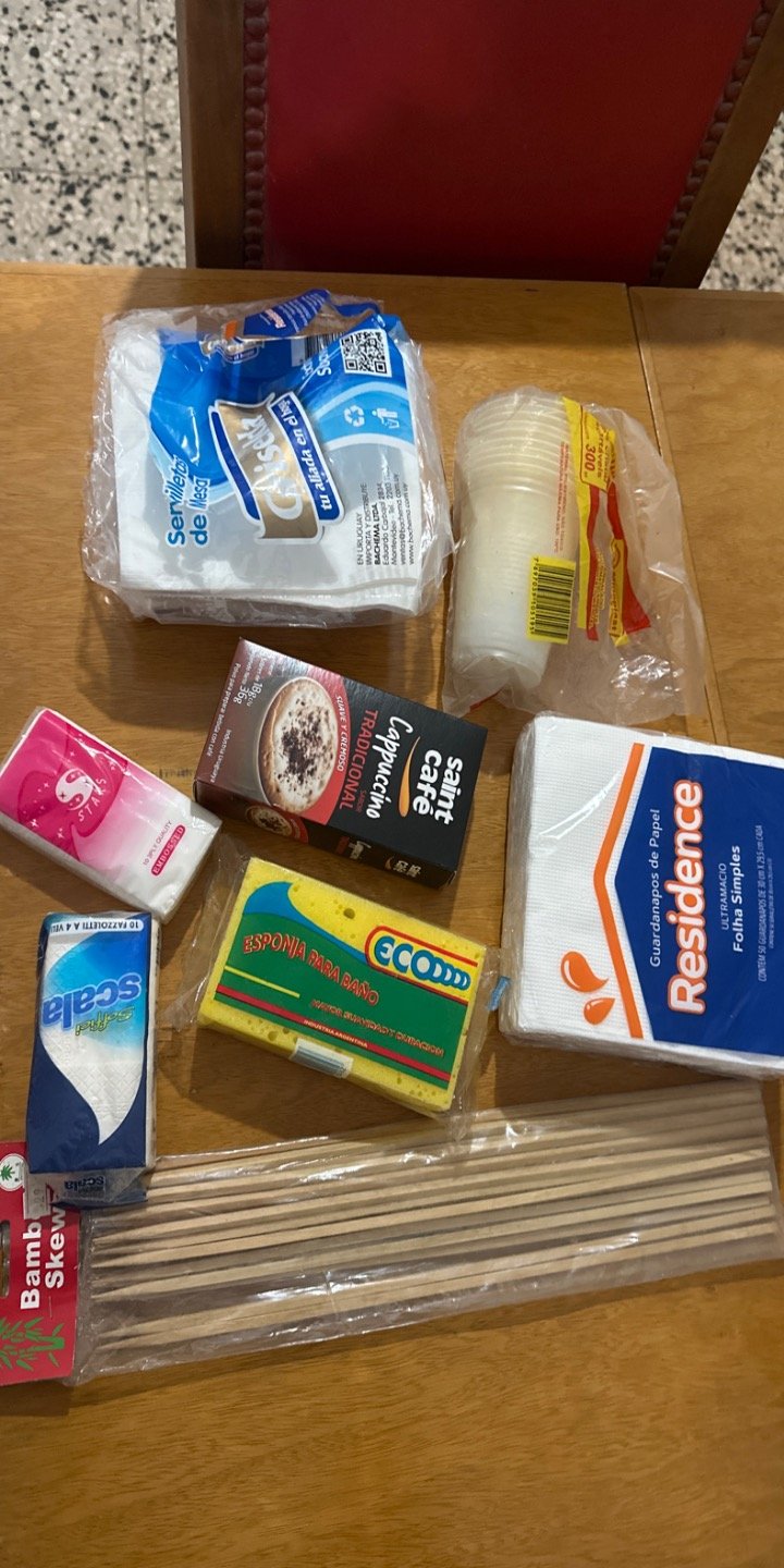 Lote Varios: Servilletas, Vasos Descartables, Café, Esponja y Brochetas
