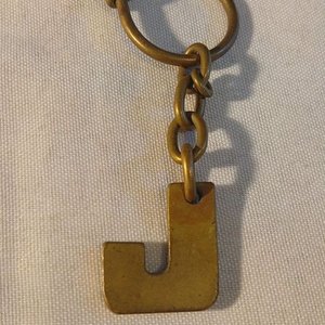 Llavero con Inicial "J" en Bronce - imagen 2