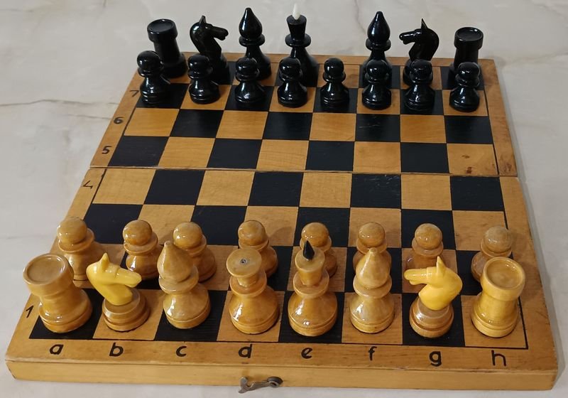 Ajedrez de madera y acrílico con pieza faltante - imagen 3