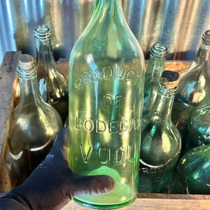 9 botellas VUDU antiguas de 2 litros o más - imagen 2