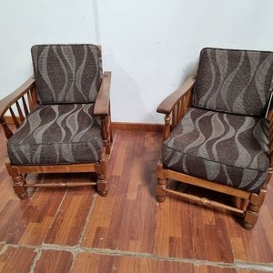Par de Sillones de Madera con Almohadones Estampados - imagen 2