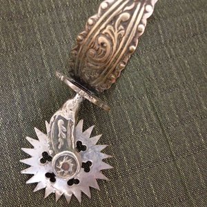 Espuela Rioplatense Antigua con Detalles Ornamentales - imagen 4