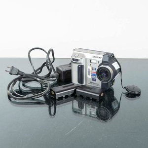 Lote anterior: Filmadora Sony FD Mavica Digital con Cargador y 2 Baterías