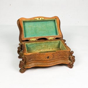Caja Alhajera Antigua de Madera Tallada con Pajarito - imagen 5