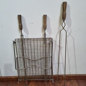 Juego de Parrilla Plegable de Metal con Brochettes y Pinza - imagen 1