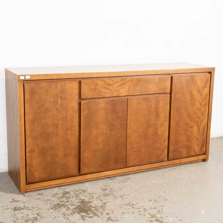 Aparador de Madera con Cuatro Puertas y Cajones
