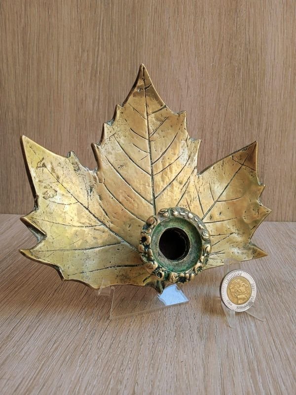 Palmatoria en Bronce Mazizo con Fisionomía de Hoja de Arce - imagen 2