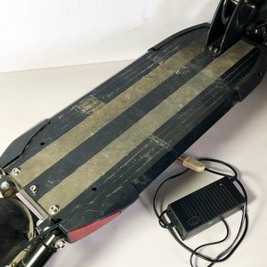 Monopatín Eléctrico "OnStyle" con Cargador y Casco - imagen 3