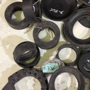 Lote de Gomas y Repuestos de Caucho Variados - imagen 3