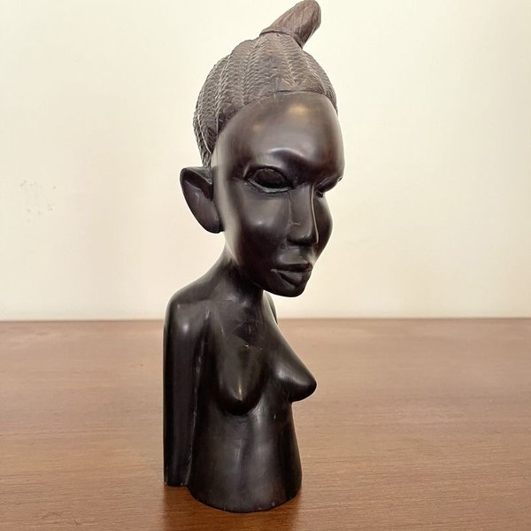 Escultura de madera tallada africana con rinoceronte y figura humana - imagen 3