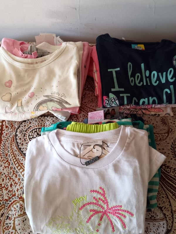 Lote anterior: Conjunto de ropa para niños con diseños coloridos y personajes de dibujos animados