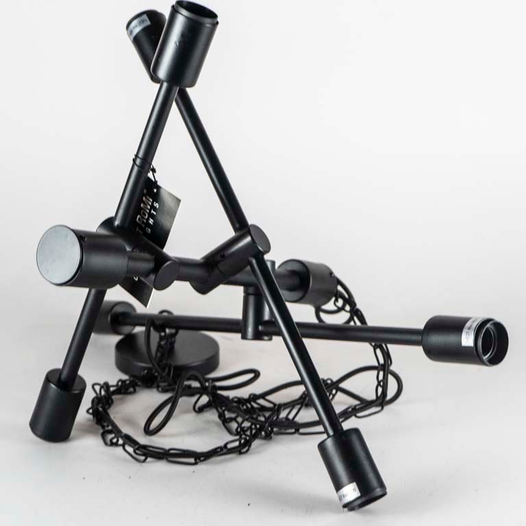 Lámpara de techo de metal negro con seis luces