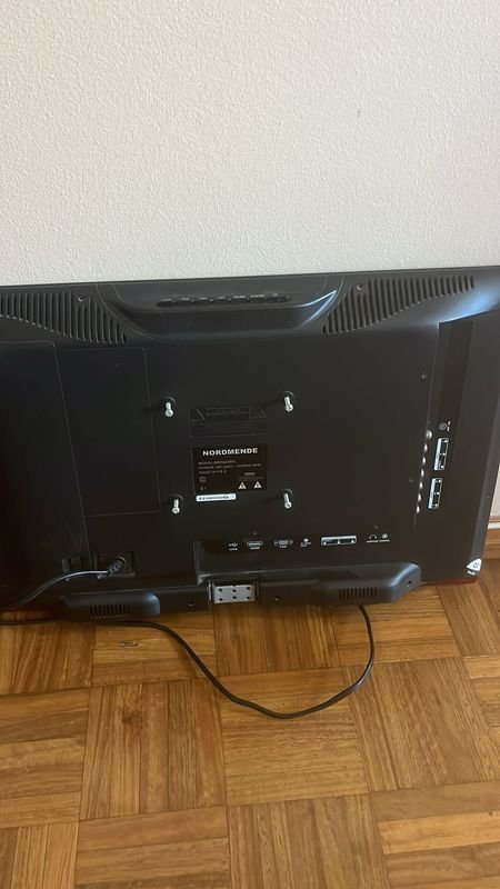 Televisor de 24 pulgadas en buen estado - imagen 3