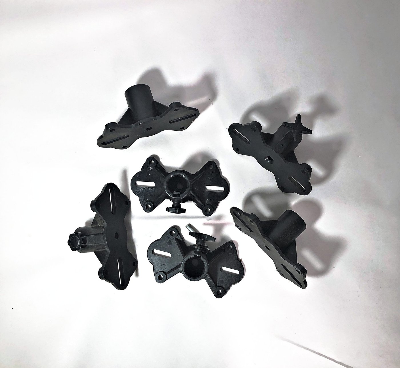 Seis Soportes para Parlantes Negros