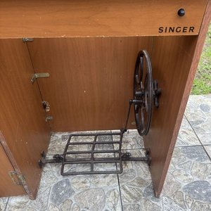 Mueble Singer para Máquina de Coser Antigua - imagen 3