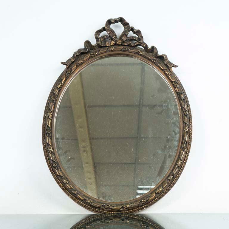Lote siguiente: Espejo oval Luis XVI - Medidas: 46x63cm