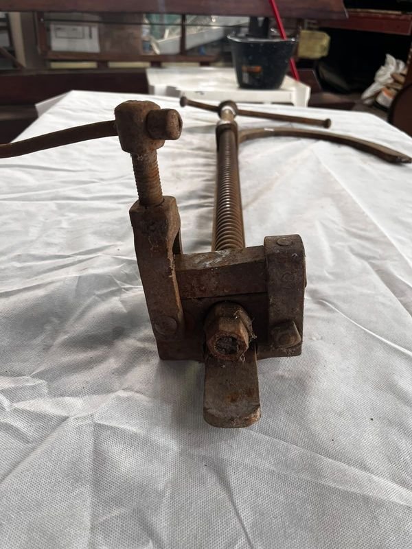 Máquina de Alambrar de Tornillo Antigua