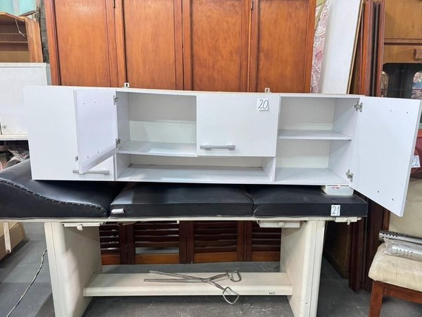 Cajón de cuatro puertas y mueble para televisión - imagen 2