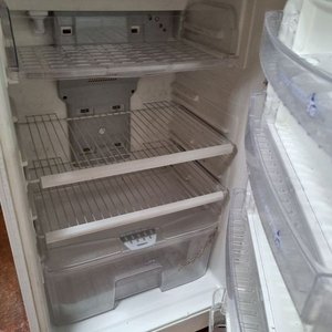 Heladera con Freezer James No Frost Blanca - Funciona - imagen 3