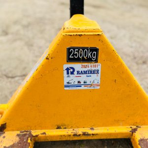 Par de Paleteras Hidráulicas Levanta Carga 2500kg - imagen 3