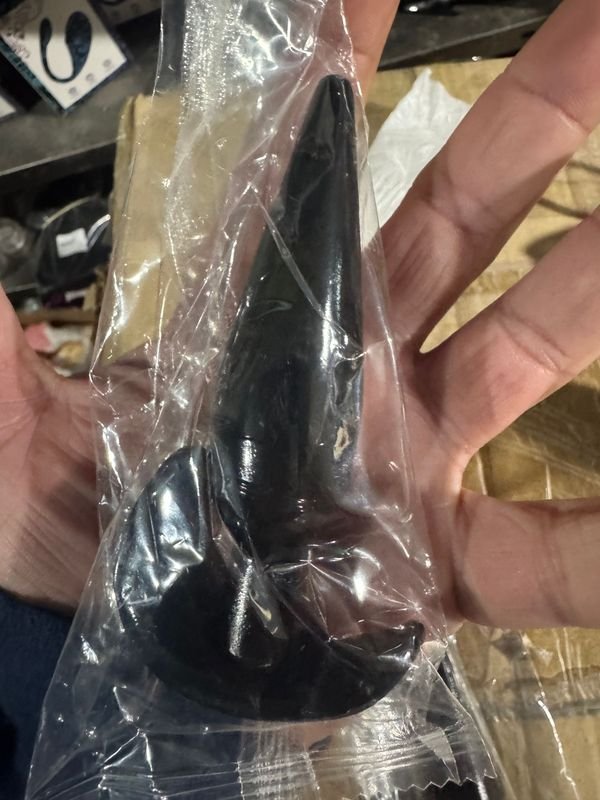Juguete Anal de Silicona Negro con Cadena