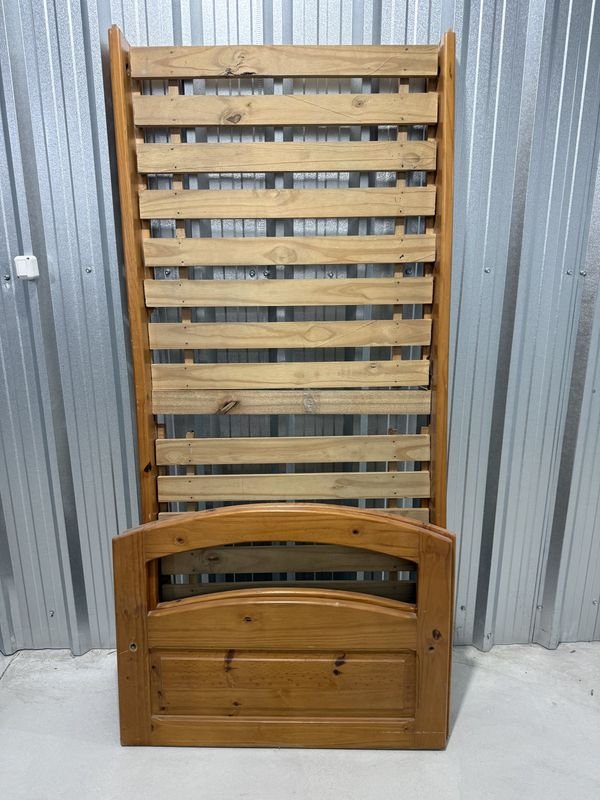 Cama de Una Plaza de Madera Desarmada