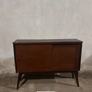 Mueble de Madera con Puertas Corredizas Estilo Mid-Century - imagen 5