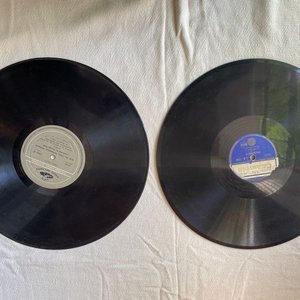 Lote siguiente: Dos Discos de Vinilo Usados: "Fandanguillo" y Concierto en B Minor