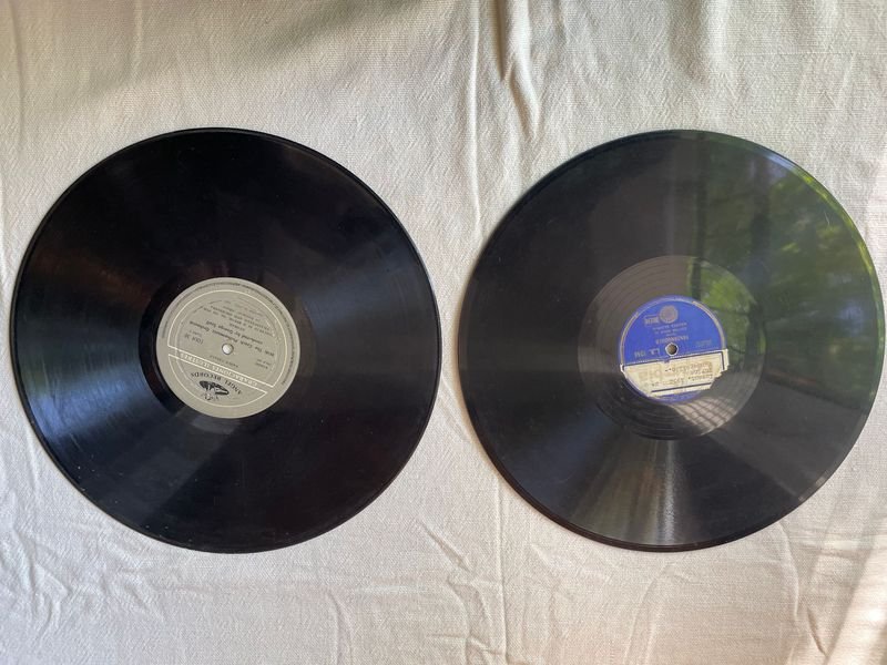 Dos Discos de Vinilo Usados: "Fandanguillo" y Concierto en B Minor