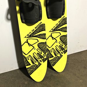 Par de Esquís Acuáticos Body Glove Amarillos - imagen 4