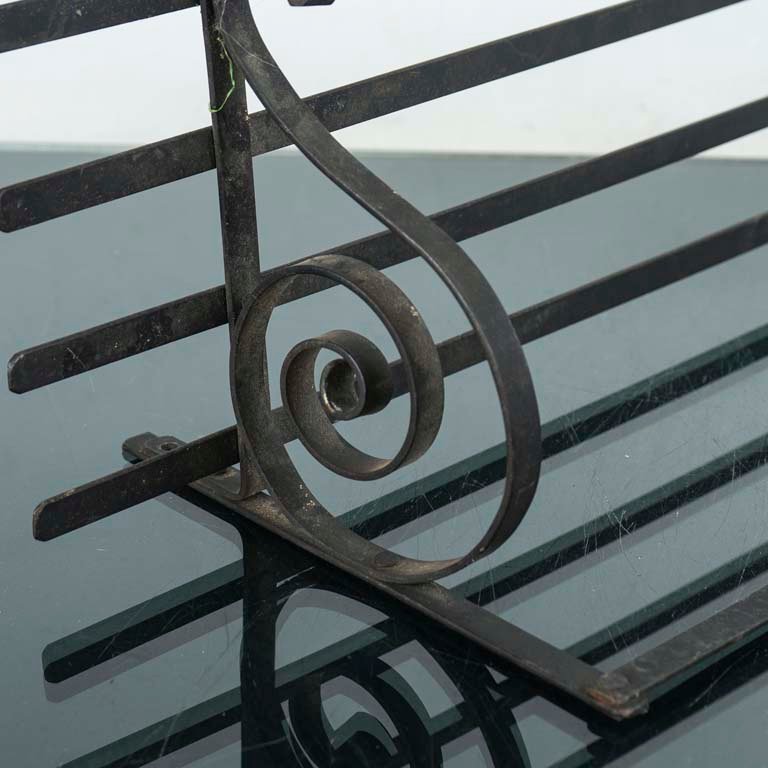 Banco de hierro con diseño curvo - imagen 2